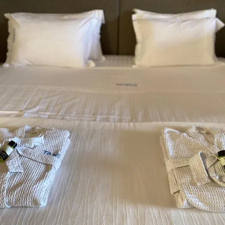 Tango Paleokastritsa