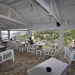 Tango 4*